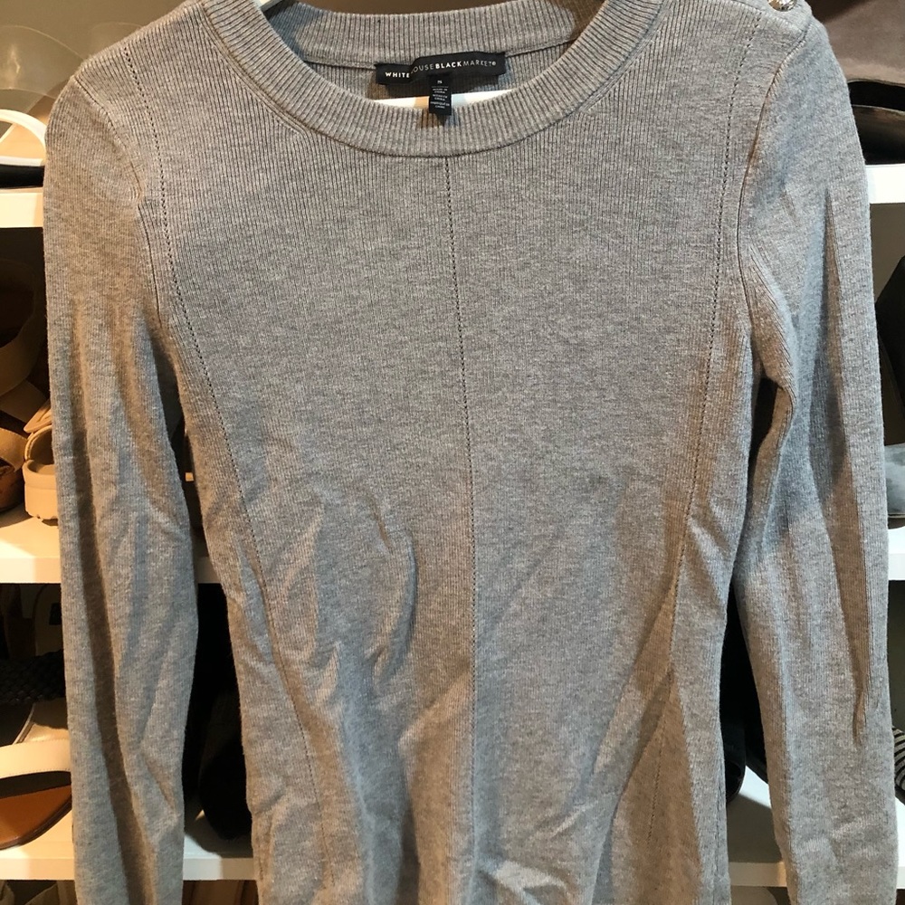 White House Black Market sweater-size small – excellent condition